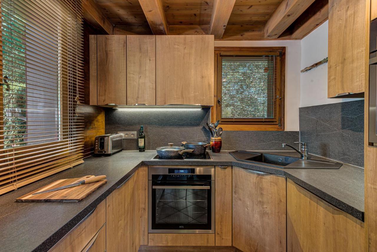 Chalet Blackbushe - Traditional Chalet - Alpes Travel - Sleeps 4-6 Les Houches Buitenkant foto